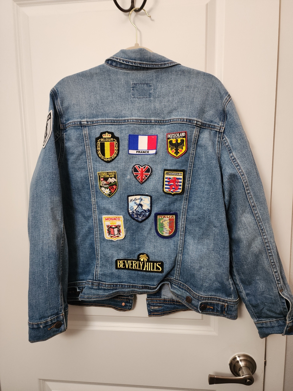 Old Navy Blue Denim Trucker Jacket with Patch Details - Picture 7 of 8